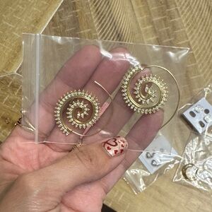 18K GOLD FILLED Elegant Spiral Earrings!!